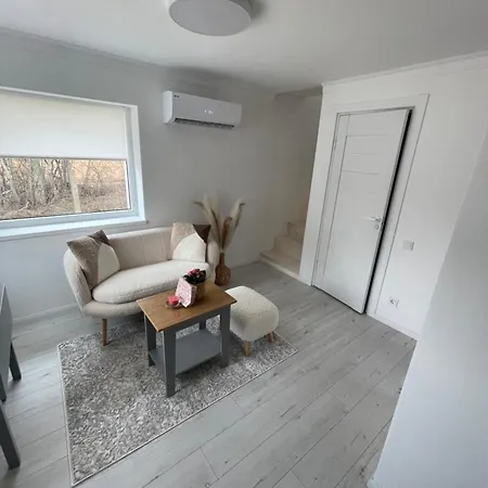 Casa vacanze Mini House Near Lakes